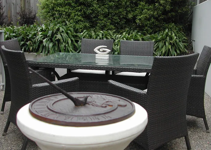 Bluestone On George